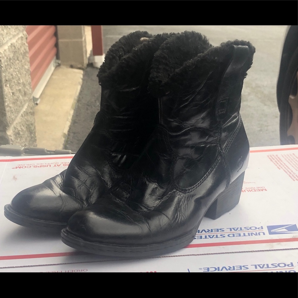 Born Black Leather Fur Lined Wedge Boots Size 6